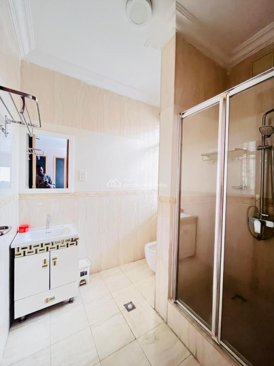 Specious 2 Bedroom Flat, Lekki Phase 1, Lekki, Lagos, Flat / Apartment for Rent