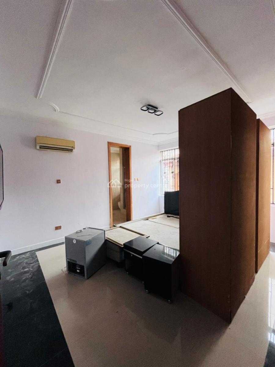 Specious 2 Bedroom Flat, Lekki Phase 1, Lekki, Lagos, Flat / Apartment for Rent