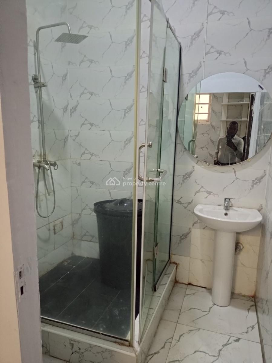 Neat Self Contain Upstairs with Private Kitchen and Bathroom, Secured Estate, Osapa, Lekki, Lagos, Self Contain (single Rooms) for Rent