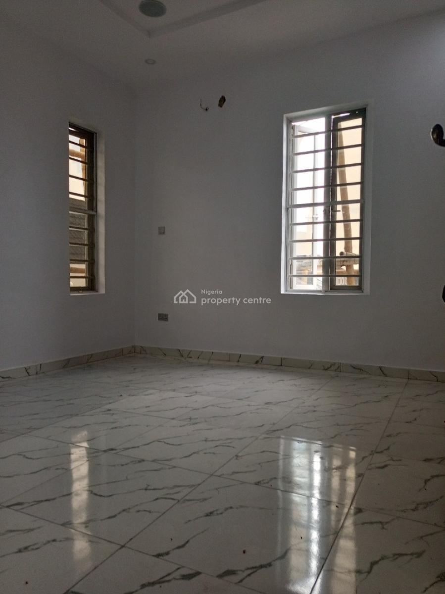 Neat Self Contain Upstairs with Private Kitchen and Bathroom, Secured Estate, Osapa, Lekki, Lagos, Self Contain (single Rooms) for Rent