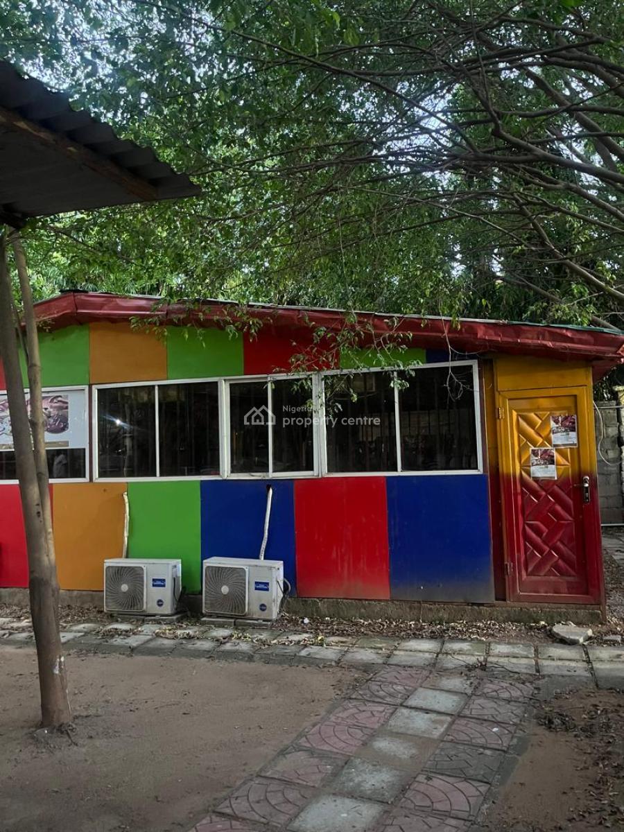 Salon & Spa, Makori Crescent, Mabushi, Abuja, Shop for Rent