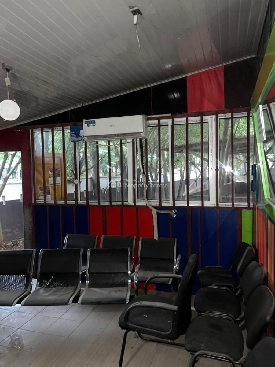 Salon & Spa, Makori Crescent, Mabushi, Abuja, Shop for Rent