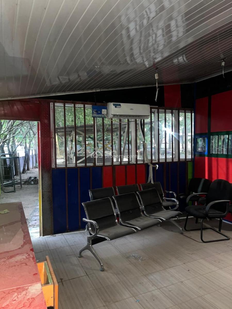 Salon & Spa, Makori Crescent, Mabushi, Abuja, Shop for Rent