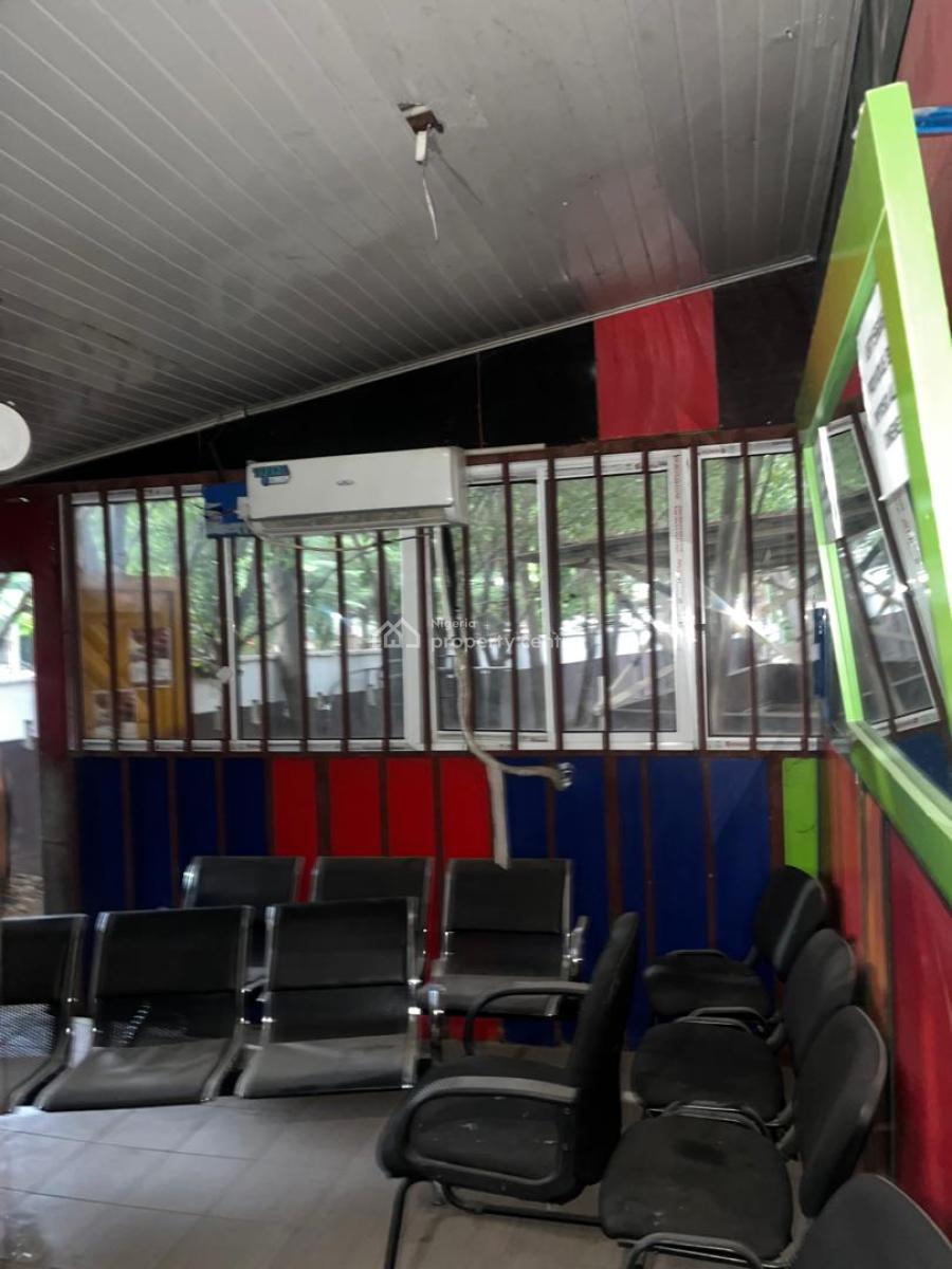 Salon & Spa, Makori Crescent, Mabushi, Abuja, Shop for Rent