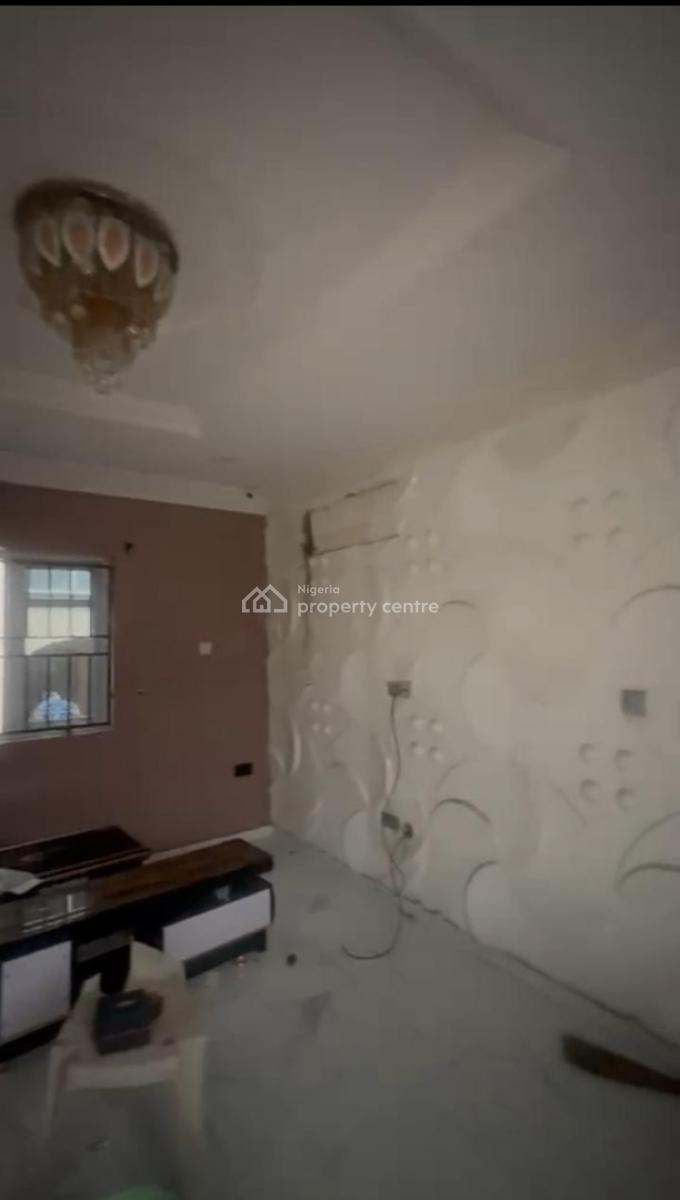 Lovely 2 Bedroom Flat, Bolaji Banwo Off Onikoyi, Aguda, Surulere, Lagos, Flat / Apartment for Rent