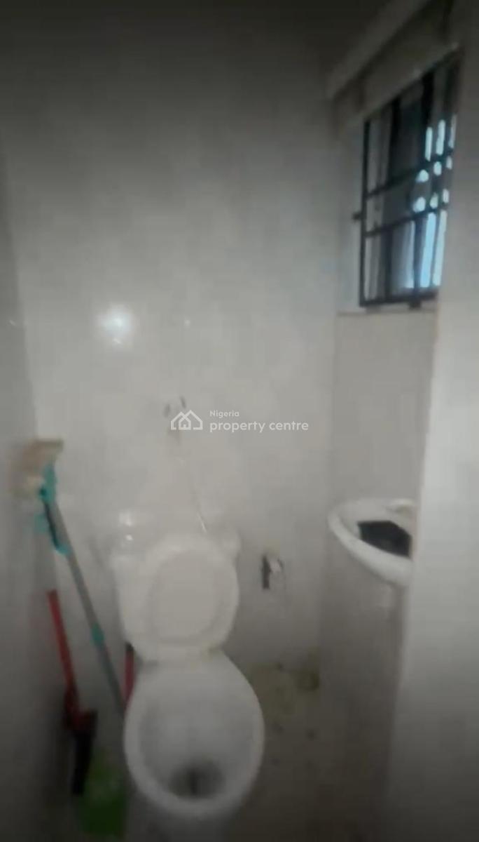 Lovely 2 Bedroom Flat, Bolaji Banwo Off Onikoyi, Aguda, Surulere, Lagos, Flat / Apartment for Rent