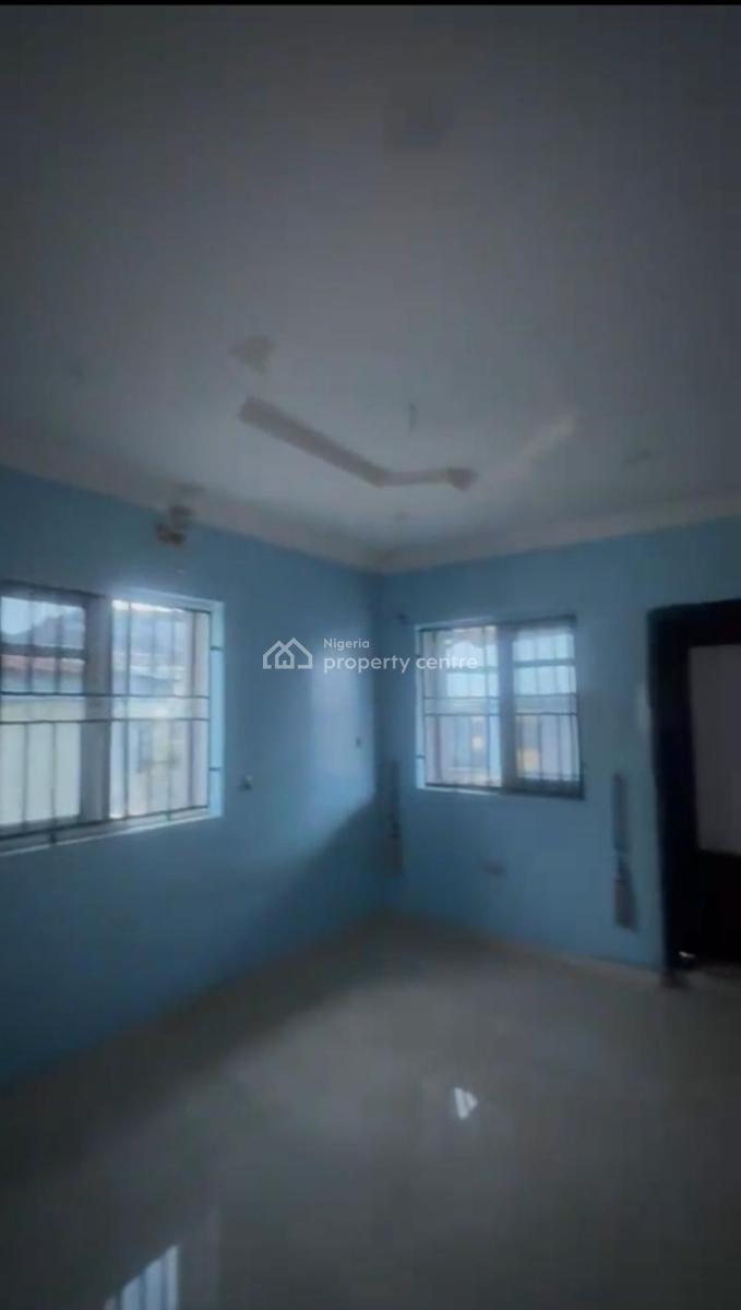 Lovely 2 Bedroom Flat, Bolaji Banwo Off Onikoyi, Aguda, Surulere, Lagos, Flat / Apartment for Rent