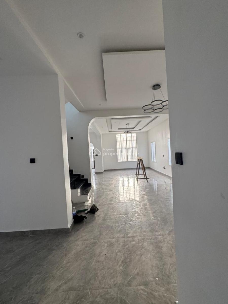 Spacious 5bed Fully Detached with 2 Room Bq, Lekki Phase 1, Lekki, Lagos, Commercial Property for Rent