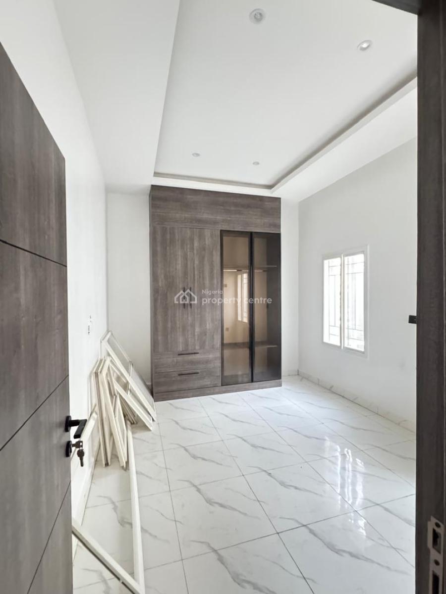 Spacious 5bed Fully Detached with 2 Room Bq, Lekki Phase 1, Lekki, Lagos, Commercial Property for Rent