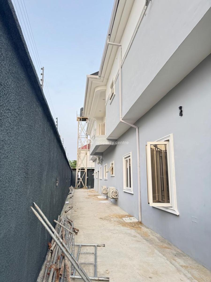 Spacious 5bed Fully Detached with 2 Room Bq, Lekki Phase 1, Lekki, Lagos, Commercial Property for Rent