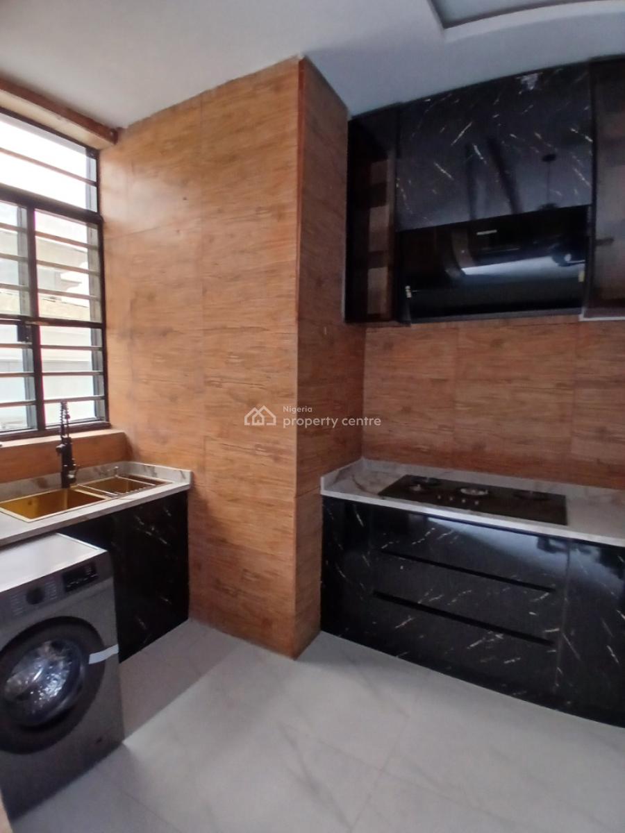 Newly Built and Serviced 2 Bedroom En-suite Flat with an Enclosed Full, Lekki Phase 1, Lekki, Lagos, Flat / Apartment for Rent