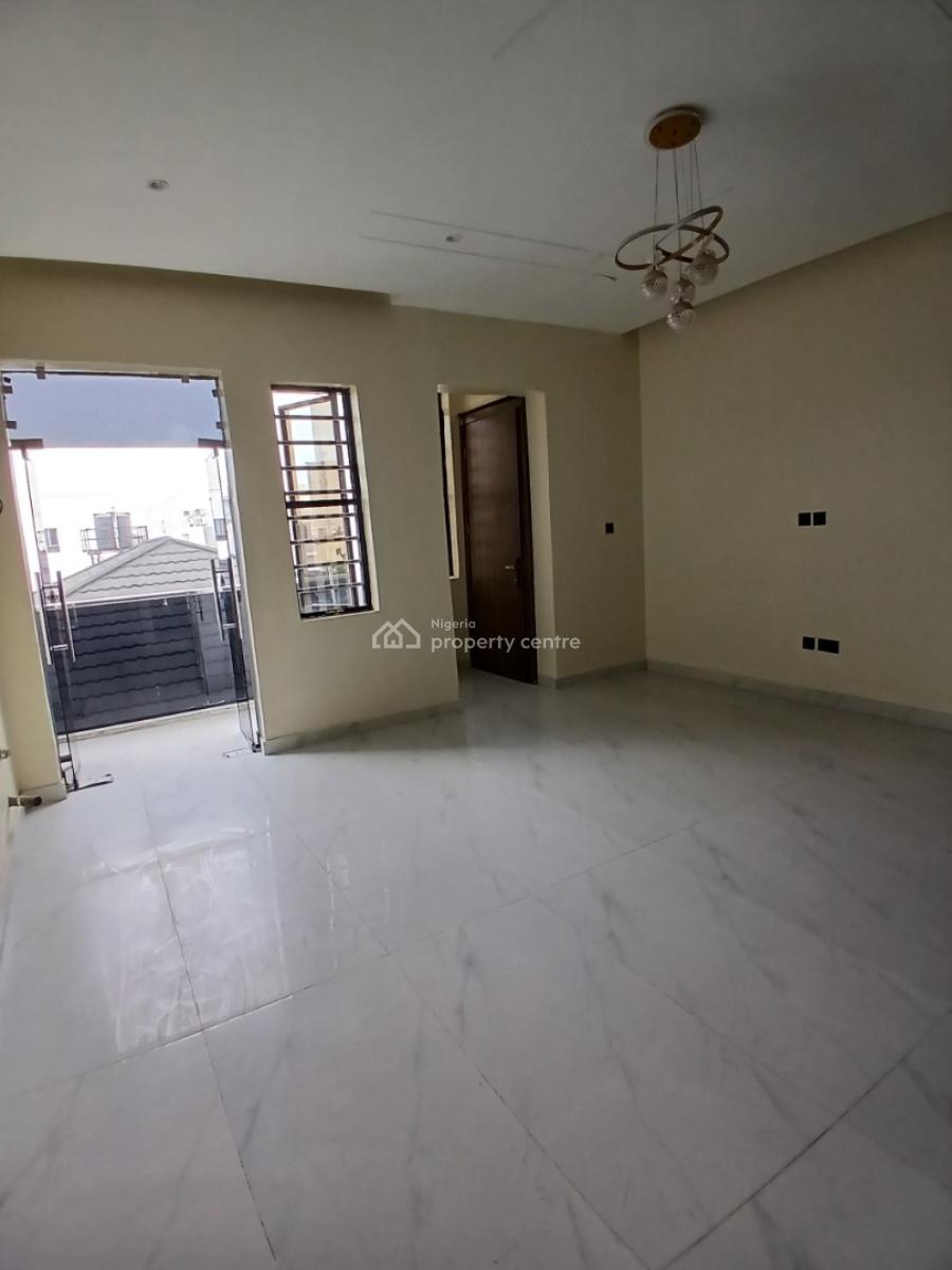 Newly Built and Serviced 2 Bedroom En-suite Flat with an Enclosed Full, Lekki Phase 1, Lekki, Lagos, Flat / Apartment for Rent