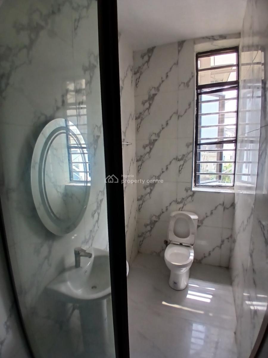 Newly Built and Serviced 2 Bedroom En-suite Flat with an Enclosed Full, Lekki Phase 1, Lekki, Lagos, Flat / Apartment for Rent