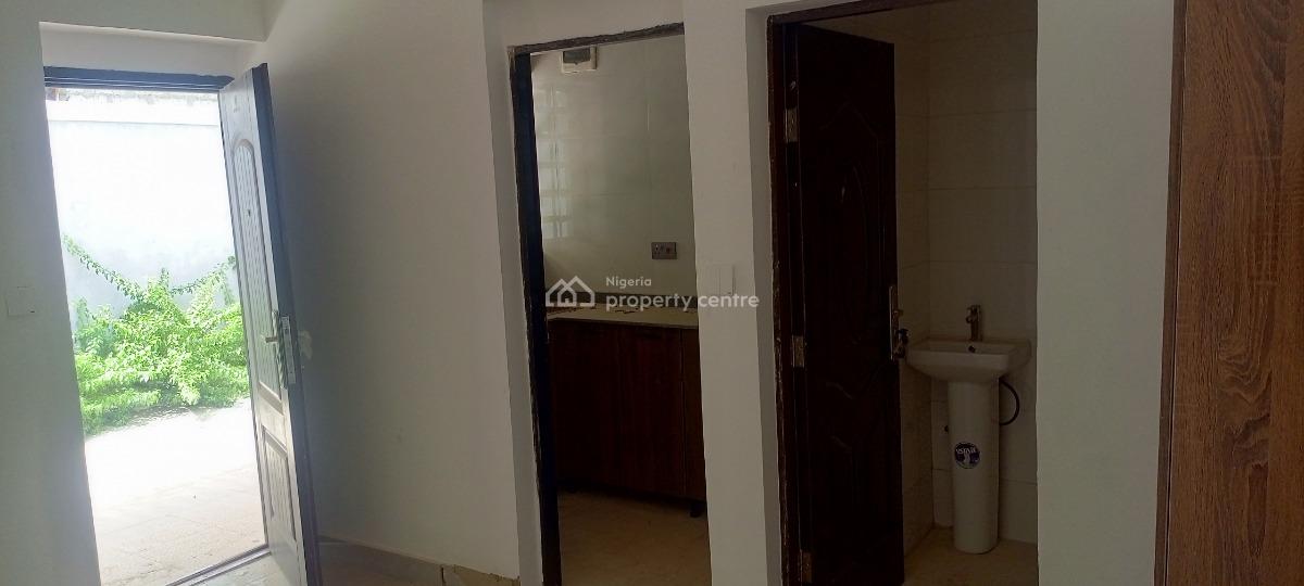Luxury 3-bedroom Apartment With1-room Chalet., Guzape District, Abuja, Flat / Apartment for Sale