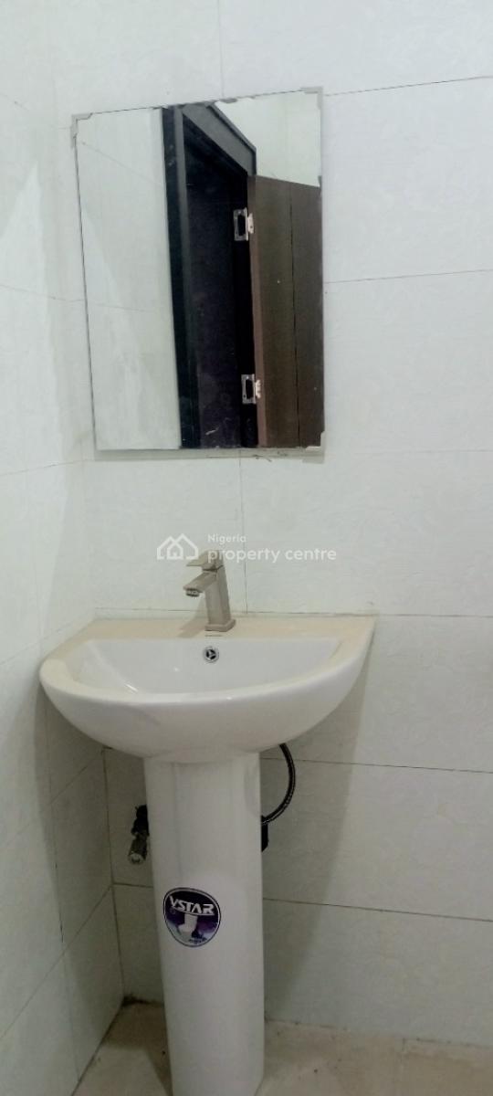 Luxury 3-bedroom Apartment With1-room Chalet., Guzape District, Abuja, Flat / Apartment for Sale