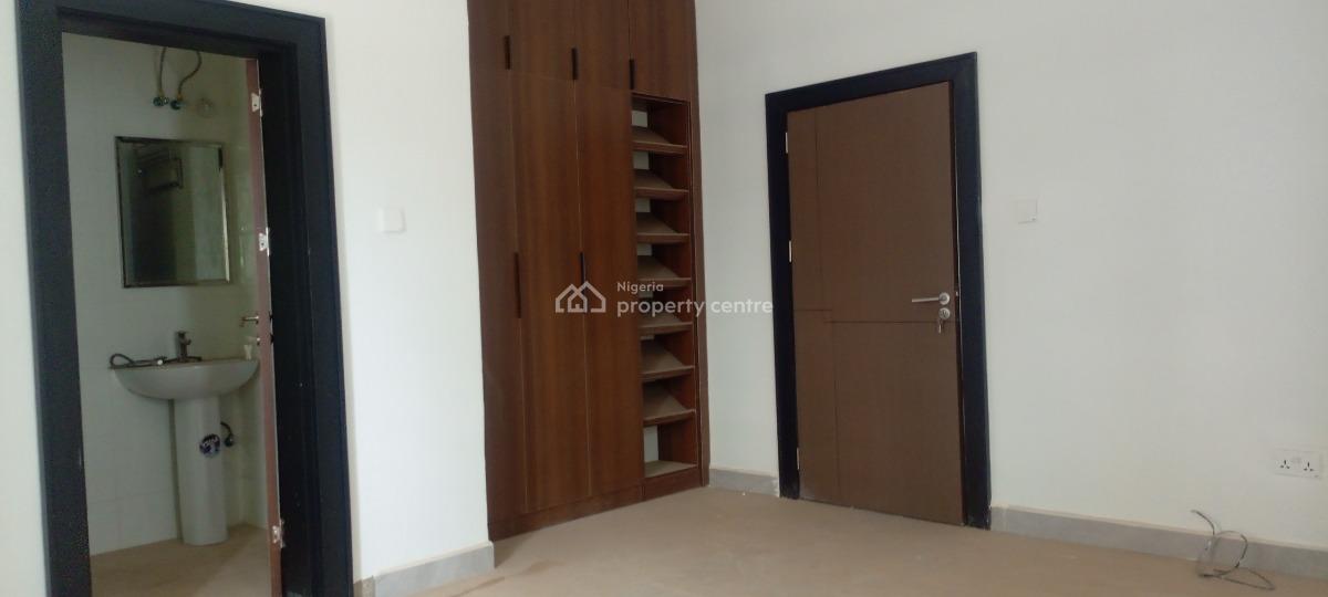 Luxury 3-bedroom Apartment With1-room Chalet., Guzape District, Abuja, Flat / Apartment for Sale
