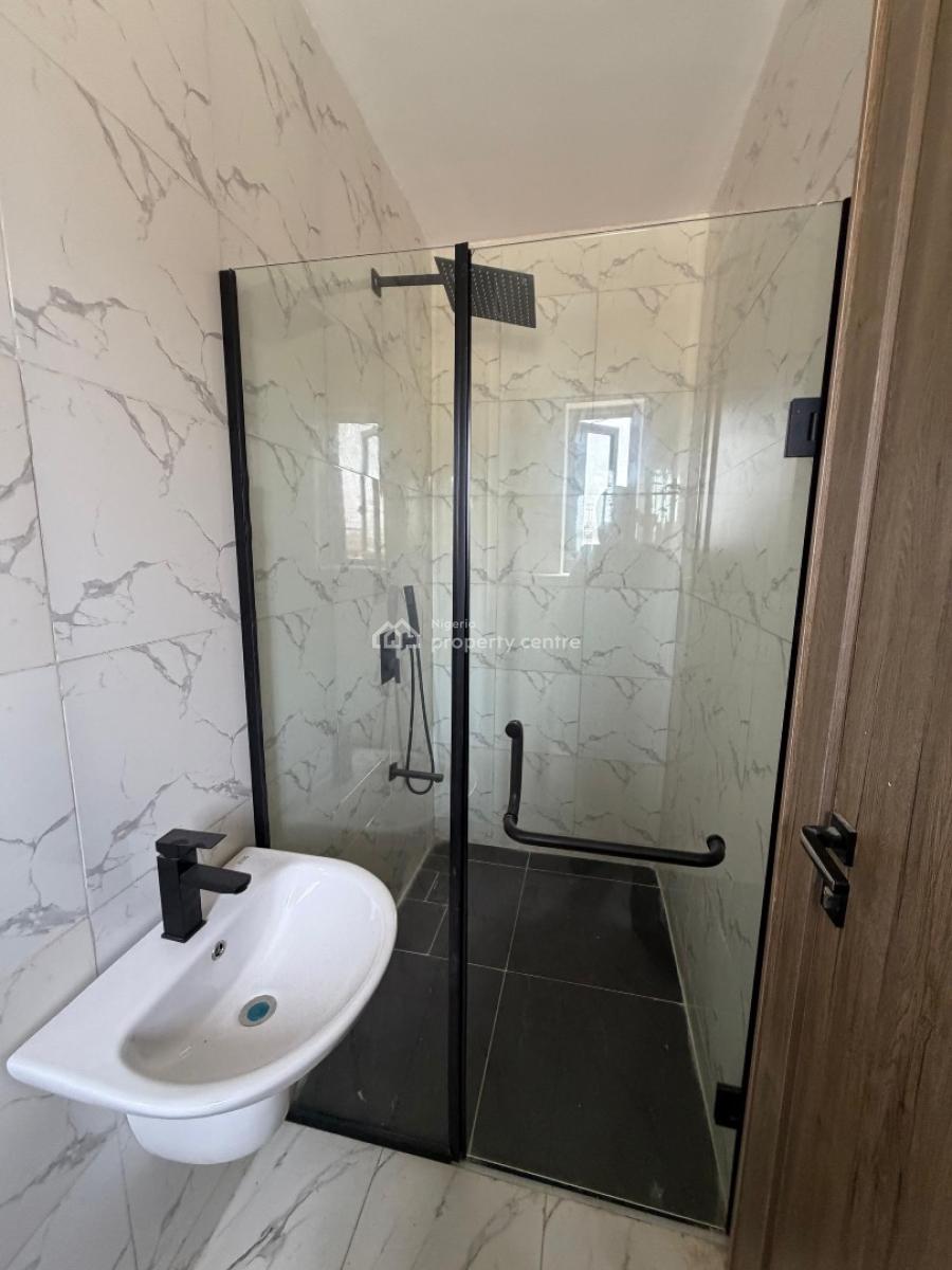 Luxuriously Finished 2bedroom Apartment, Off Freedom Way, Lekki Phase 1, Lekki, Lagos, Flat / Apartment for Sale