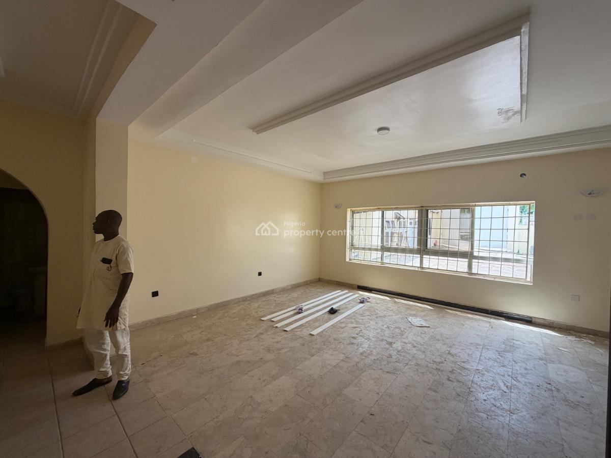Standard Two Bedroom with Bq, Asokoro District, Abuja, Flat / Apartment for Rent