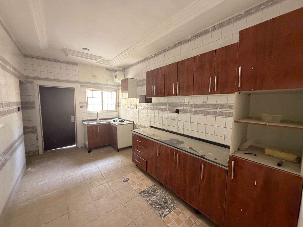 Standard Two Bedroom with Bq, Asokoro District, Abuja, Flat / Apartment for Rent