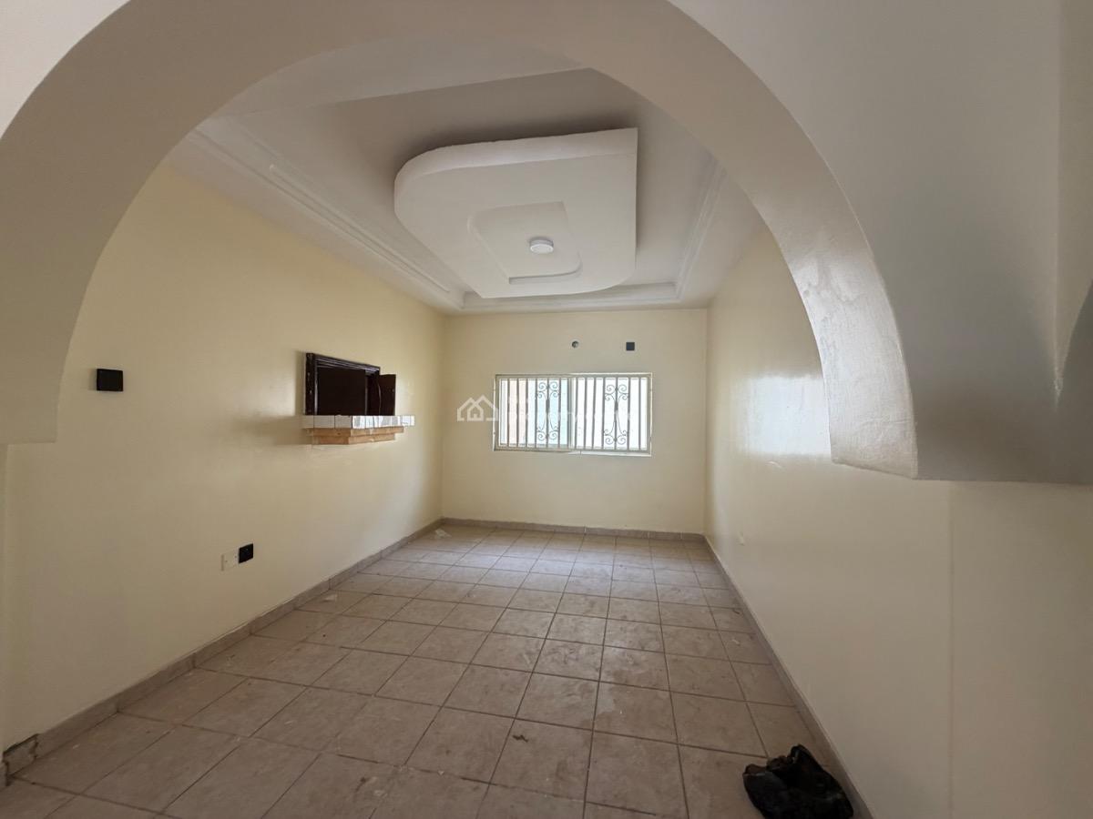 Standard Two Bedroom with Bq, Asokoro District, Abuja, Flat / Apartment for Rent