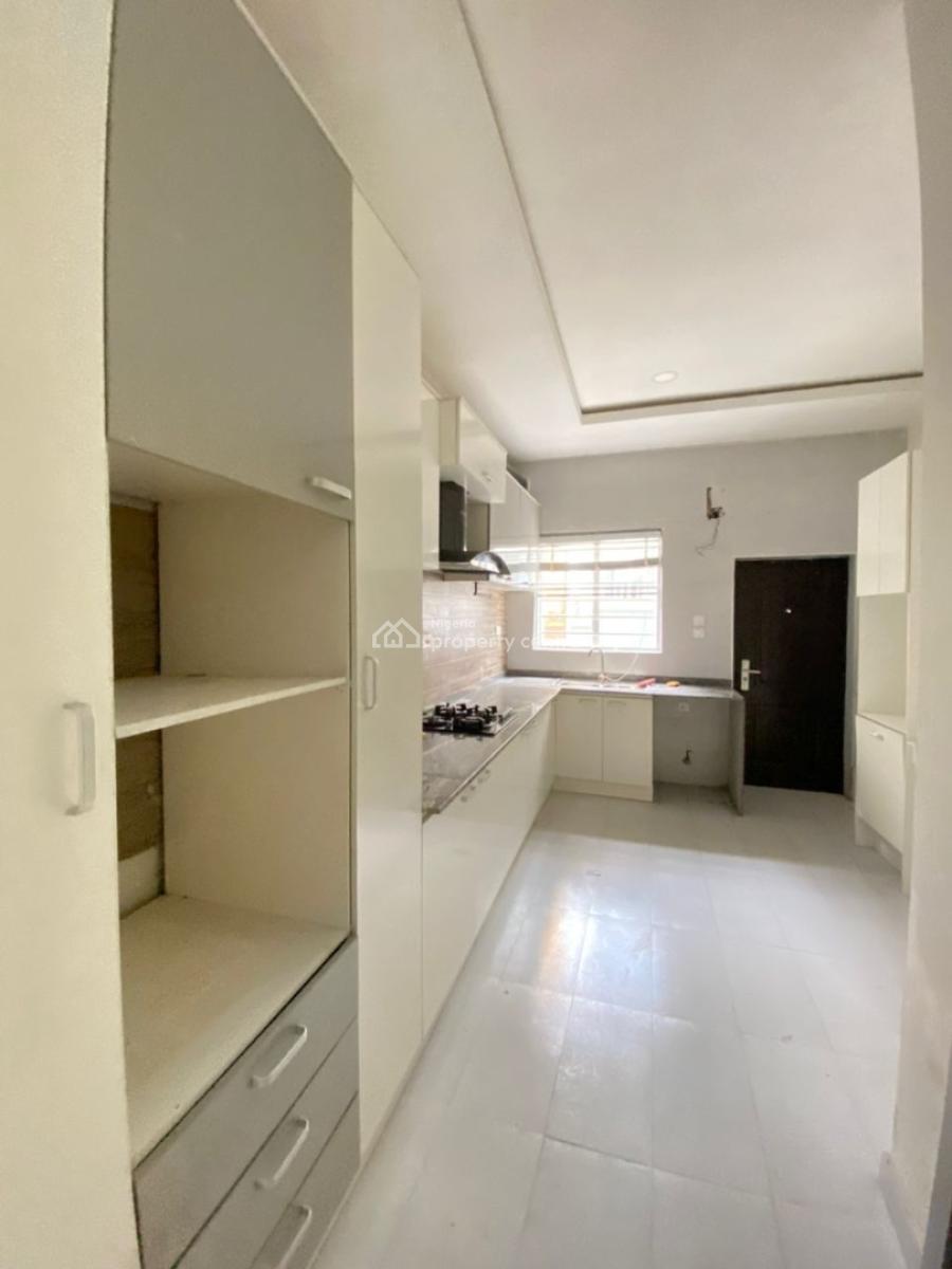 Sparky Clean 4 Bedroom Duplex Terrace in a Top Notch Service Estate, Orchid Road Lekki Luxury Estate 🏡 Before Round About, Lekki, Lagos, Terraced Duplex for Sale