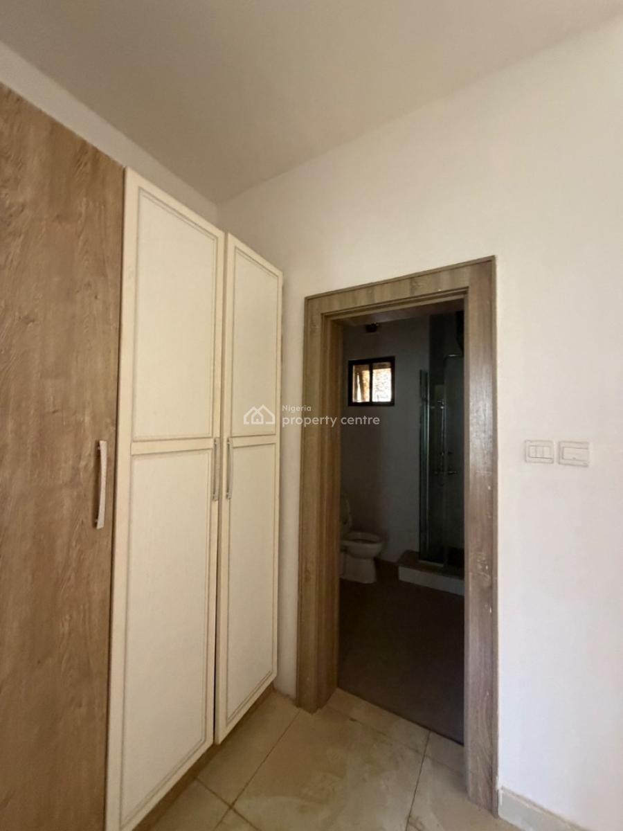 Serviced and Private 3 Bedroom Apartment with Bq, Heart of Guzape, Guzape District, Abuja, Flat / Apartment for Rent