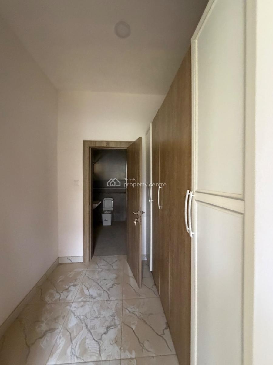 Serviced and Private 3 Bedroom Apartment with Bq, Heart of Guzape, Guzape District, Abuja, Flat / Apartment for Rent