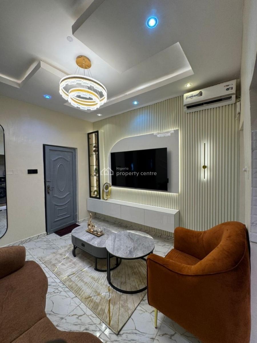 1 Bedroom, Yaba, Lagos, Mini Flat (room and Parlour) Short Let