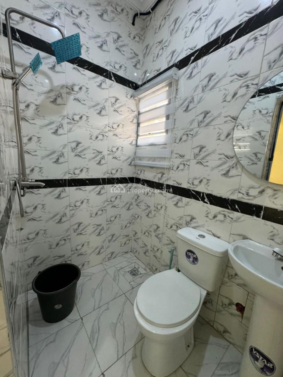 1 Bedroom, Yaba, Lagos, Mini Flat (room and Parlour) Short Let