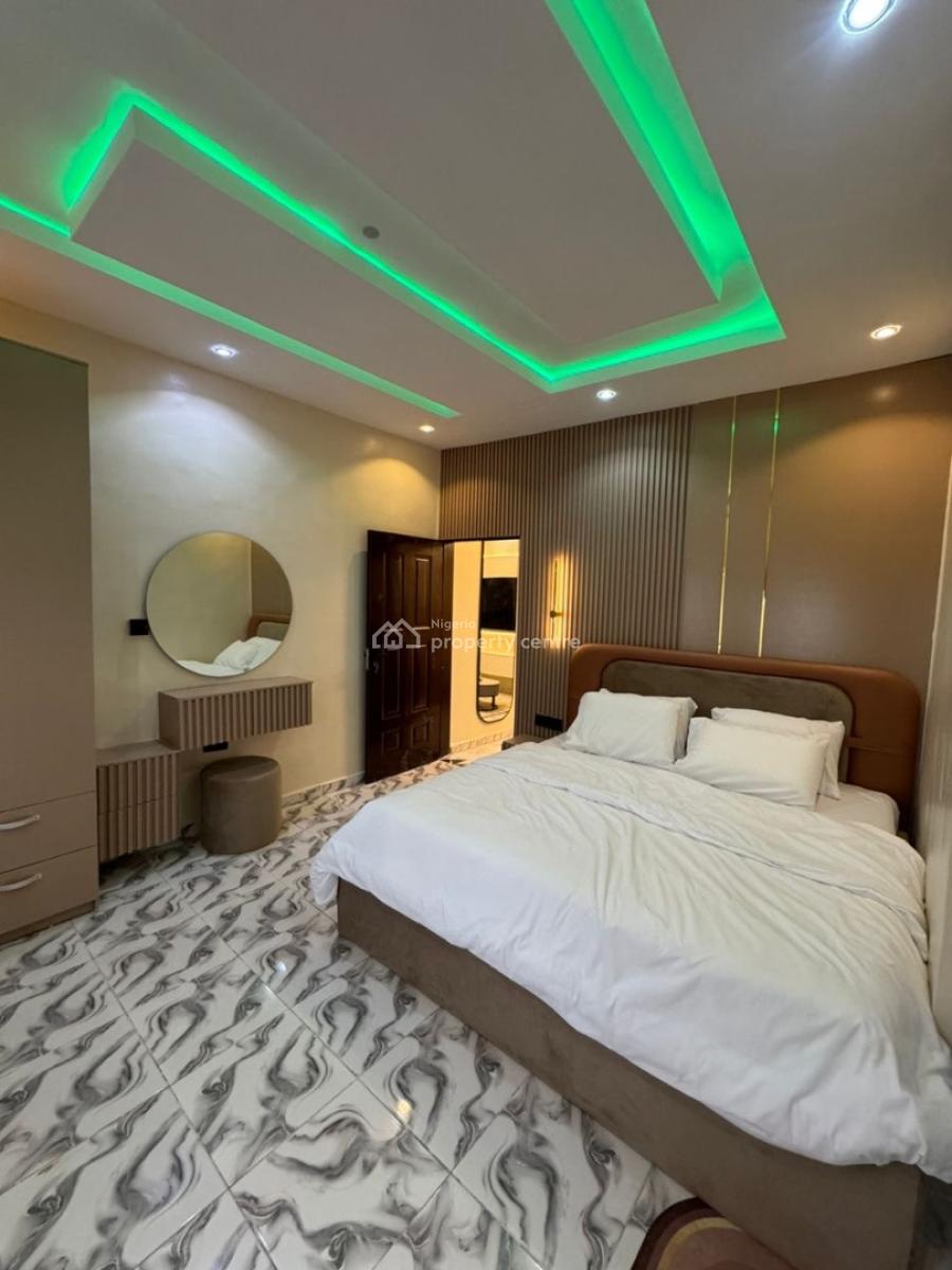 1 Bedroom, Yaba, Lagos, Mini Flat (room and Parlour) Short Let