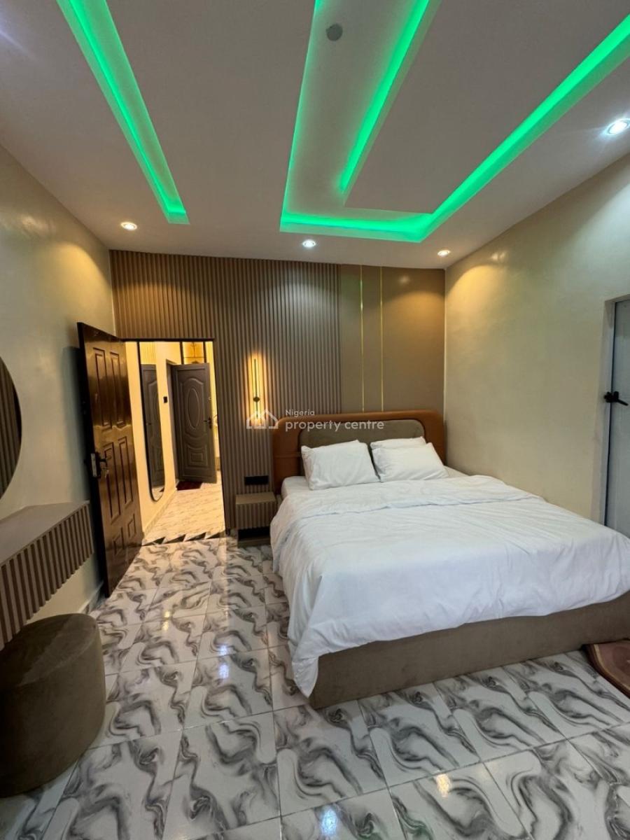 1 Bedroom, Yaba, Lagos, Mini Flat (room and Parlour) Short Let