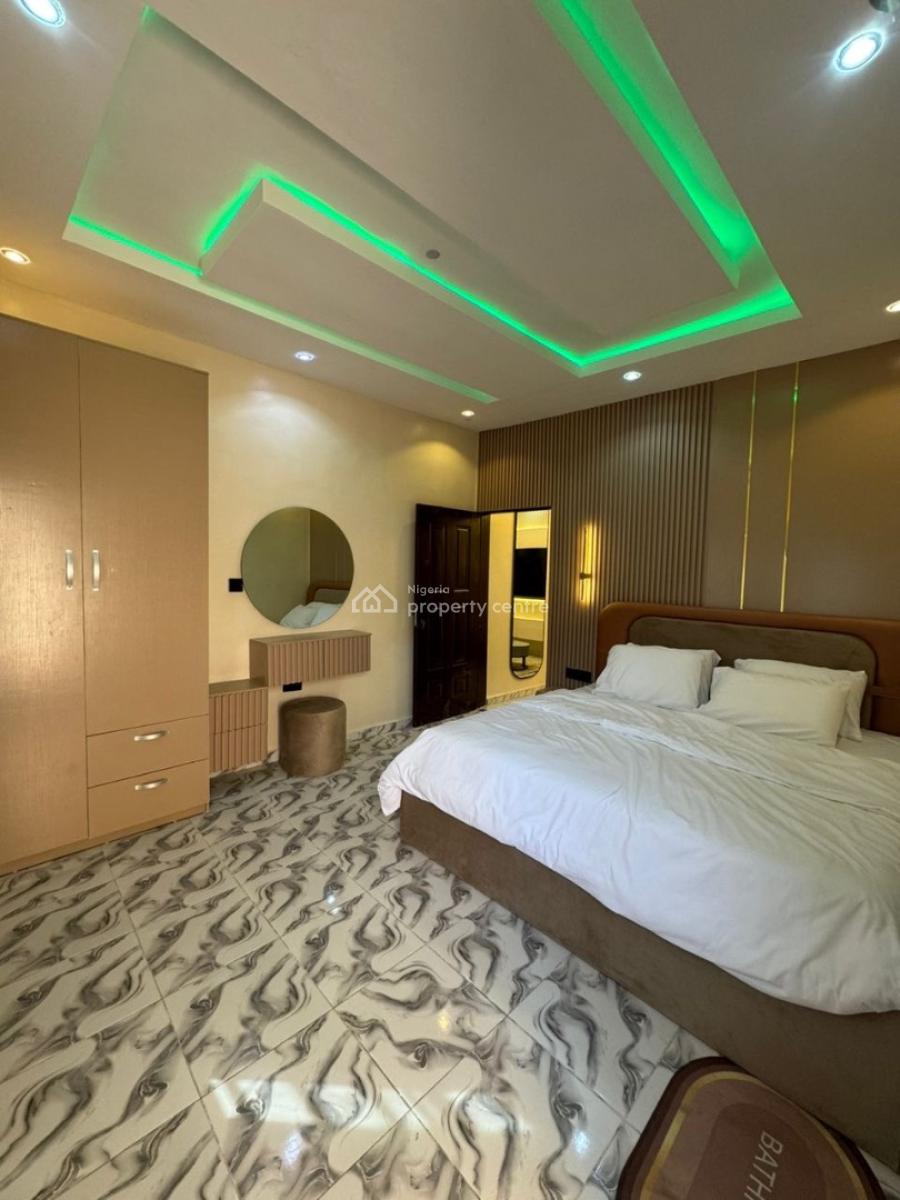 1 Bedroom, Yaba, Lagos, Mini Flat (room and Parlour) Short Let