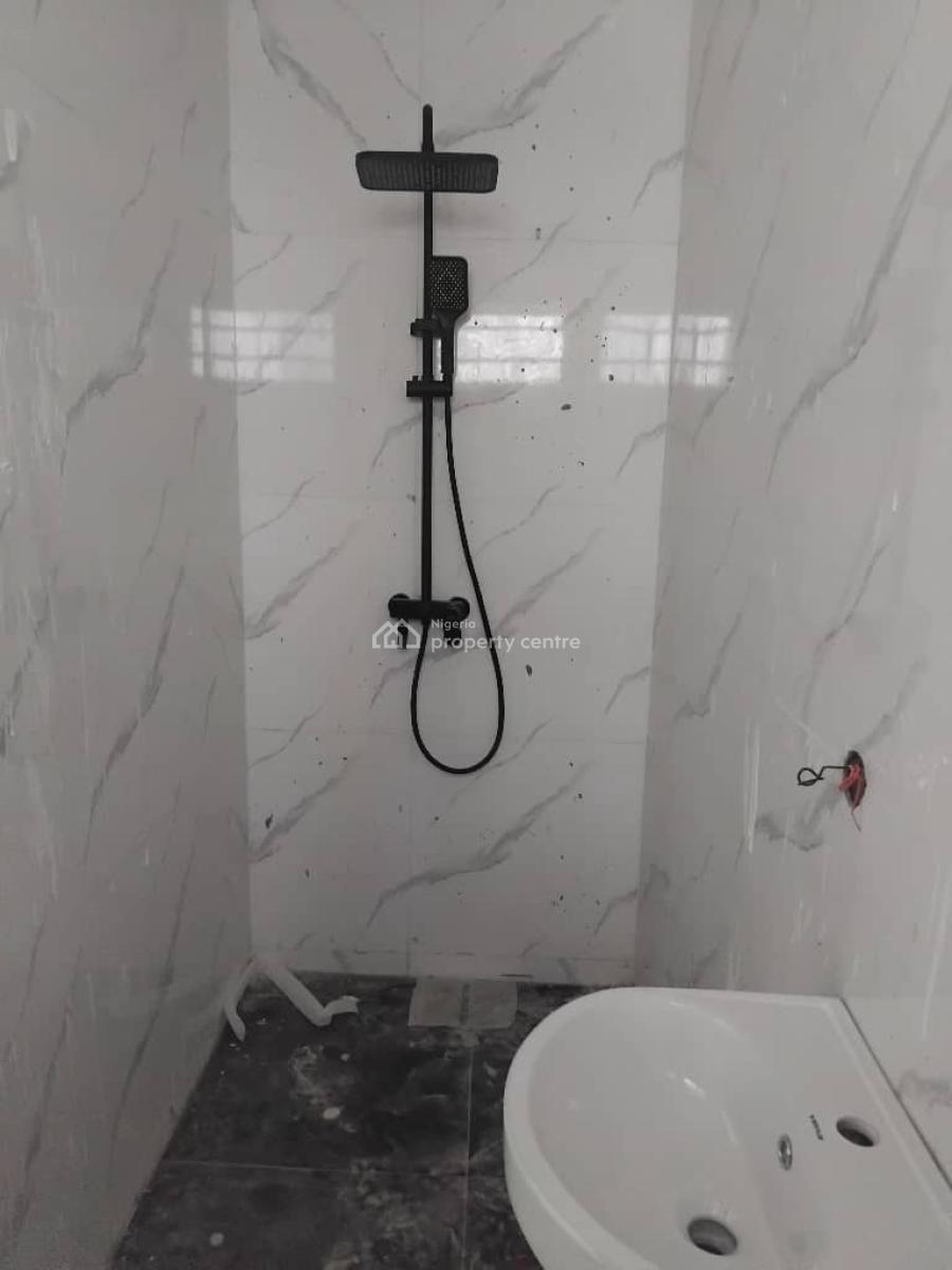 2 Bedrooms Flat, Ologolo Road, Lekki, Lagos, Flat / Apartment for Rent