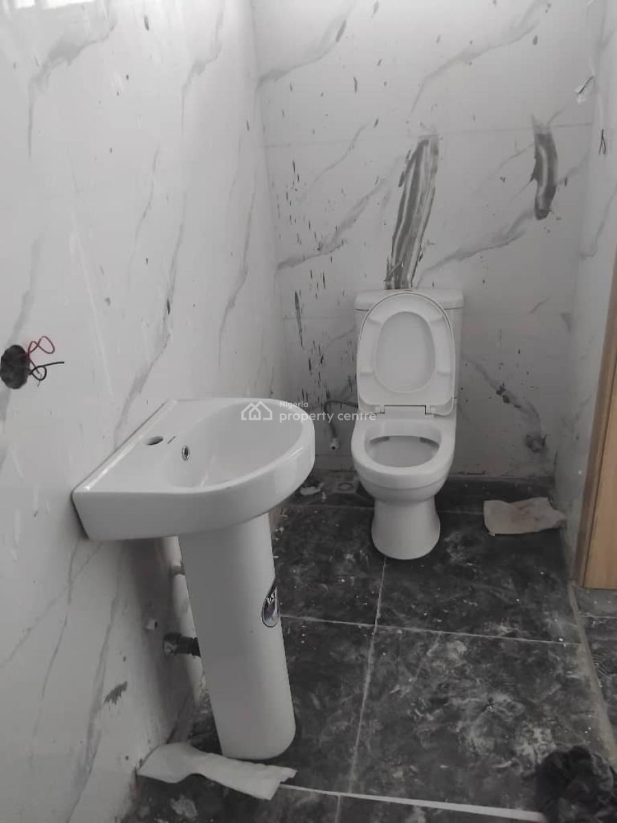 2 Bedrooms Flat, Ologolo Road, Lekki, Lagos, Flat / Apartment for Rent