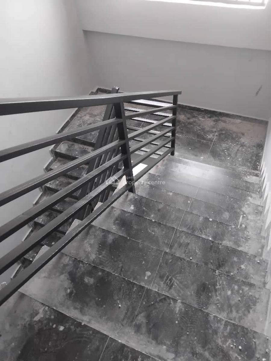 2 Bedrooms Flat, Ologolo Road, Lekki, Lagos, Flat / Apartment for Rent