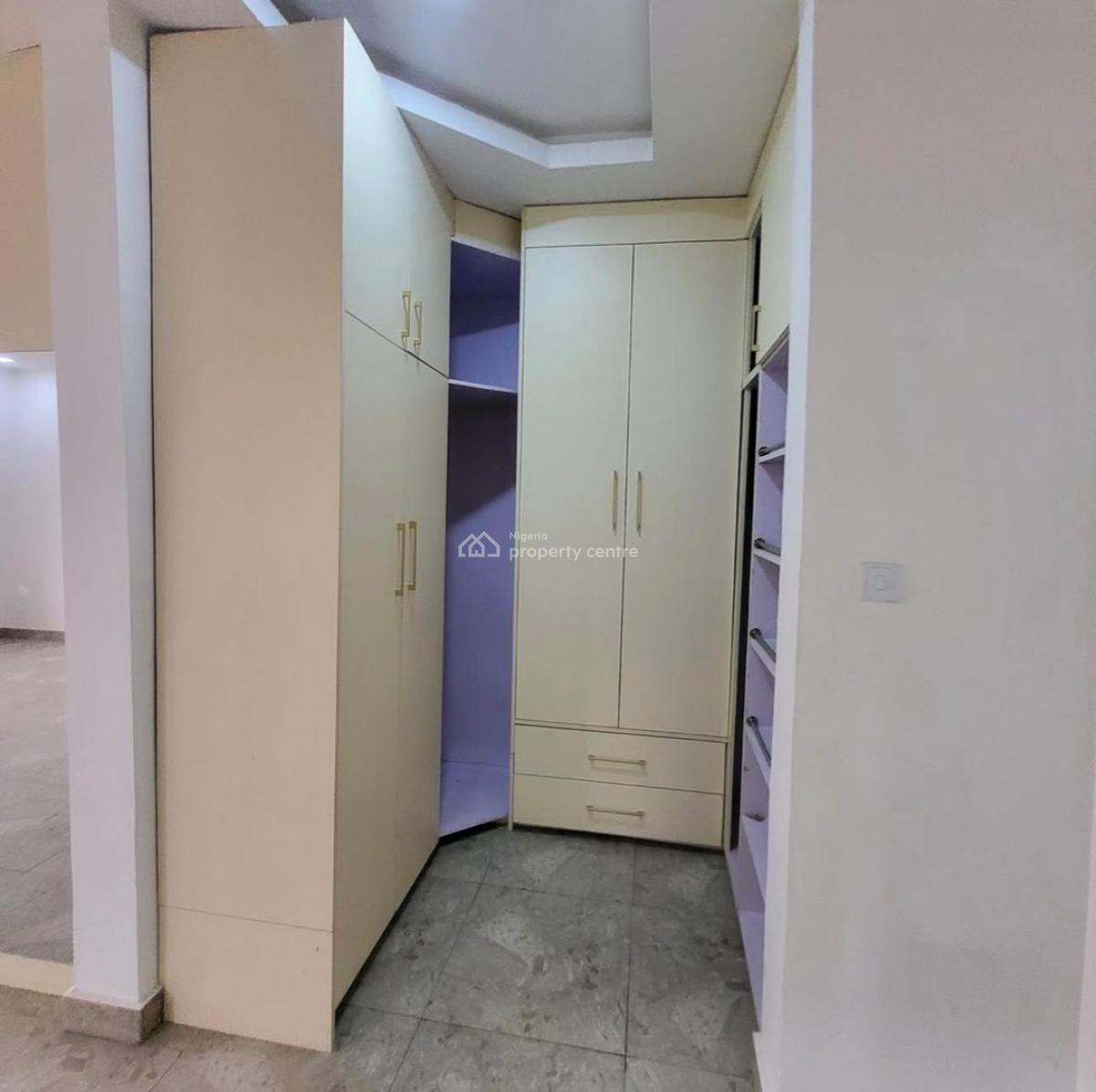 Neatly Used 4 Bedrooms Spacious Terraced Duplex, Bq. Serene Neighborhood, Guzape District, Abuja, Terraced Duplex for Sale