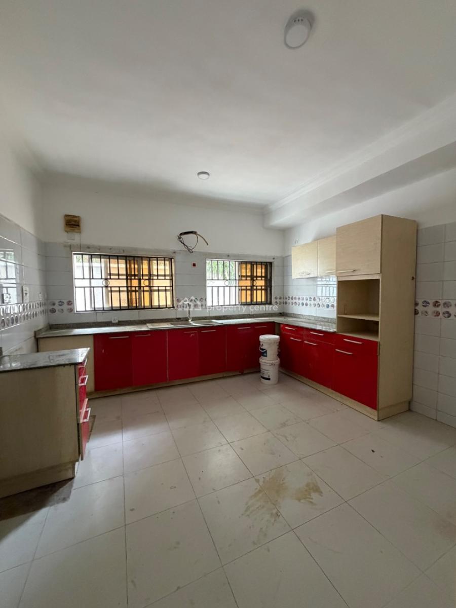3bedrooms with Bq, Lekki Phase1, Lekki Phase 1, Lekki, Lagos, Flat / Apartment for Rent