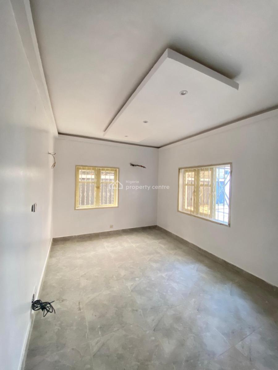 Standard 3 Bedroom Apartment, Estate Off Chevron Drive, Lekki, Lagos, Flat / Apartment for Rent