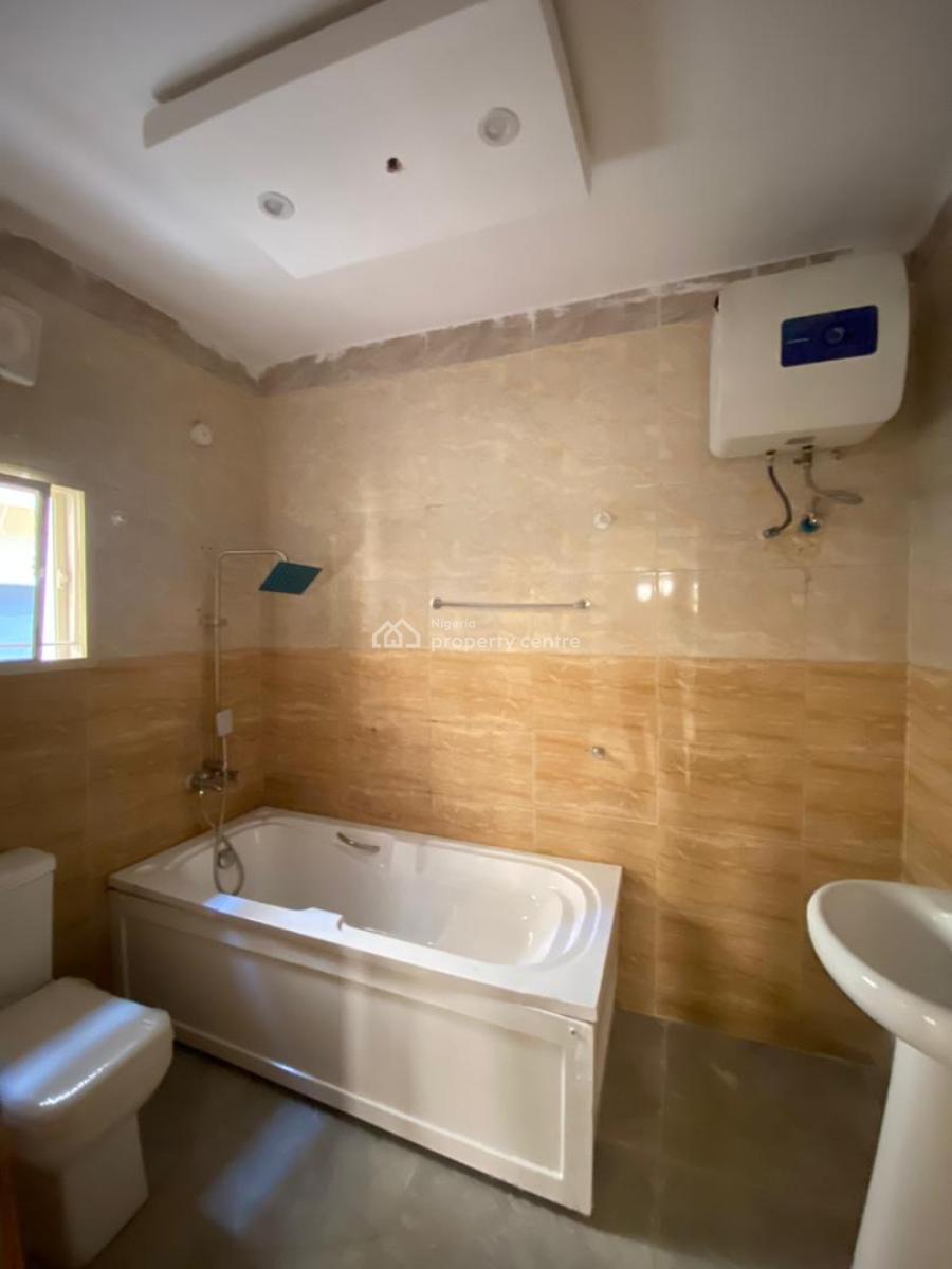 Standard 3 Bedroom Apartment, Estate Off Chevron Drive, Lekki, Lagos, Flat / Apartment for Rent