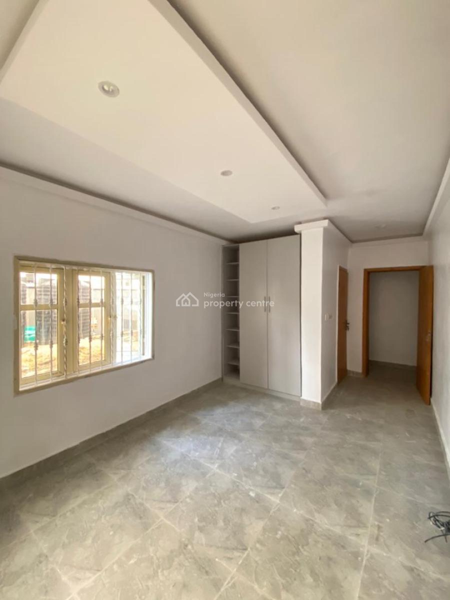 Standard 3 Bedroom Apartment, Estate Off Chevron Drive, Lekki, Lagos, Flat / Apartment for Rent