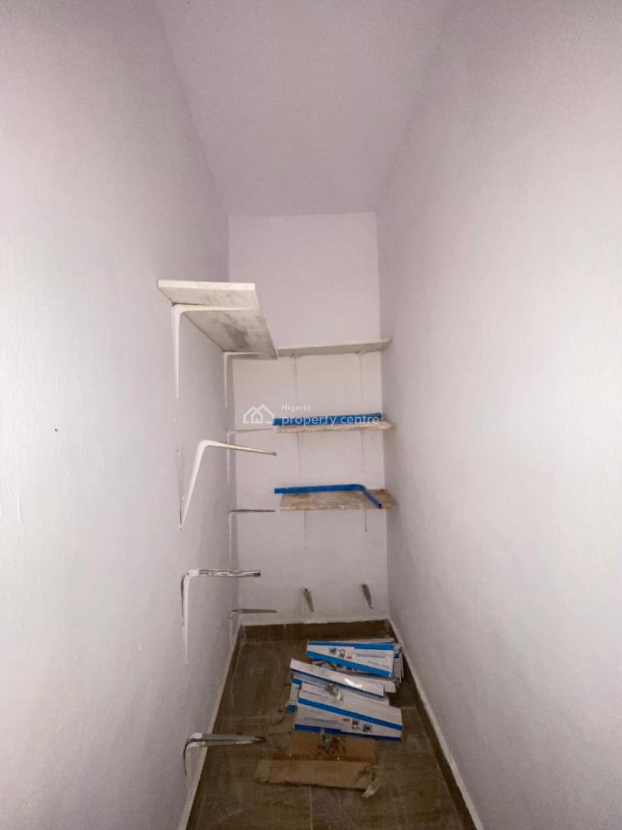 Standard 3 Bedroom Apartment, Estate Off Chevron Drive, Lekki, Lagos, Flat / Apartment for Rent