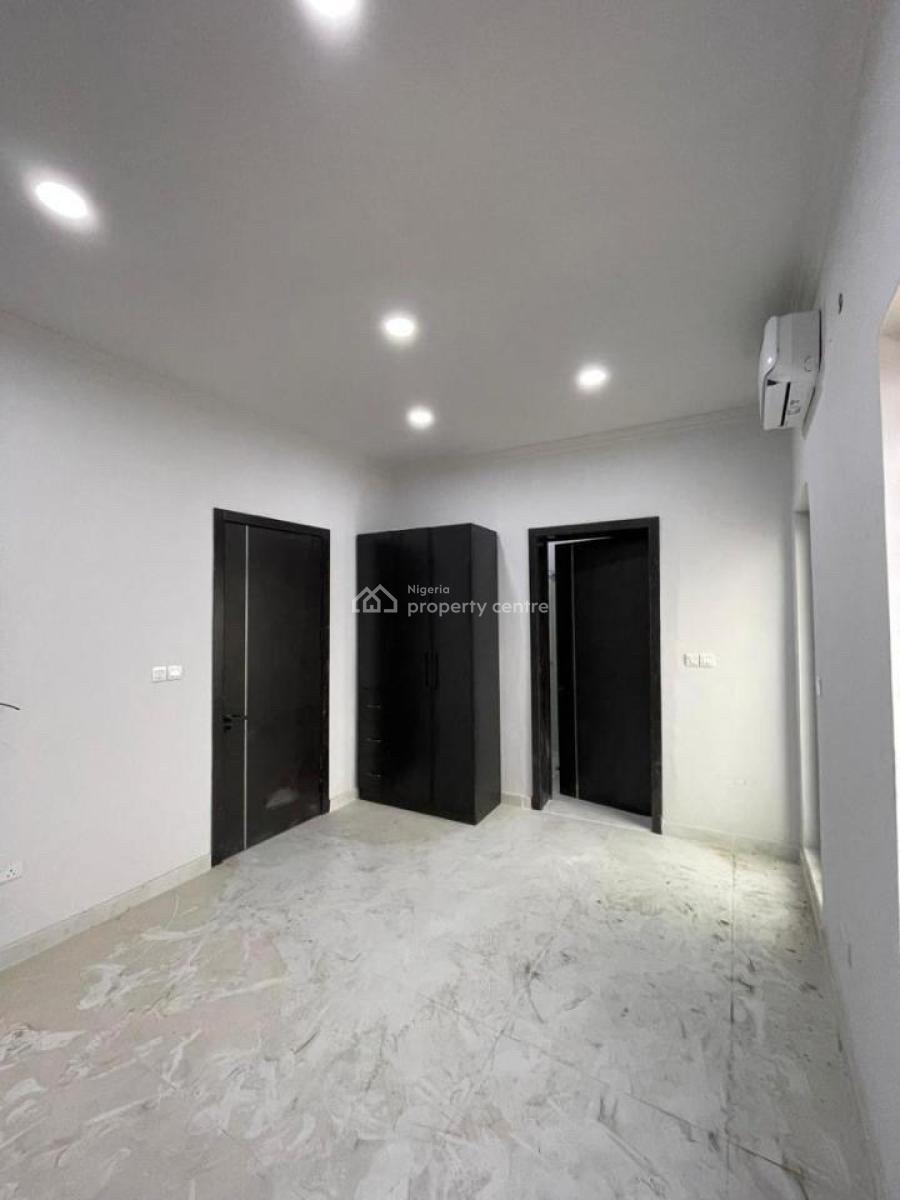 Spacious 2 Bedroom Apartment, Ilasan, Lekki, Lagos, Block of Flats for Sale