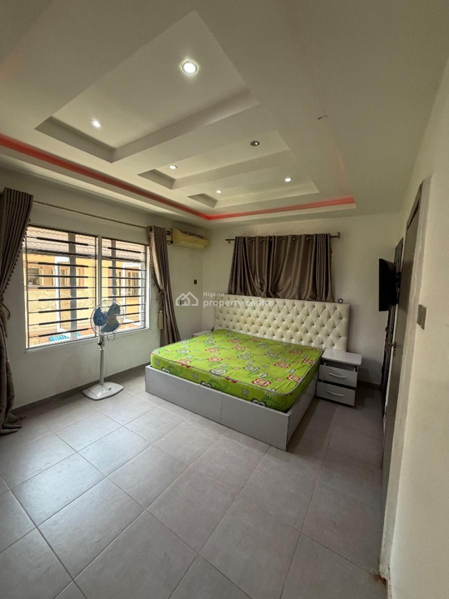 Spacious 3 Bedroom with Bq, Ologolo, Lekki, Lagos, Flat / Apartment for Rent