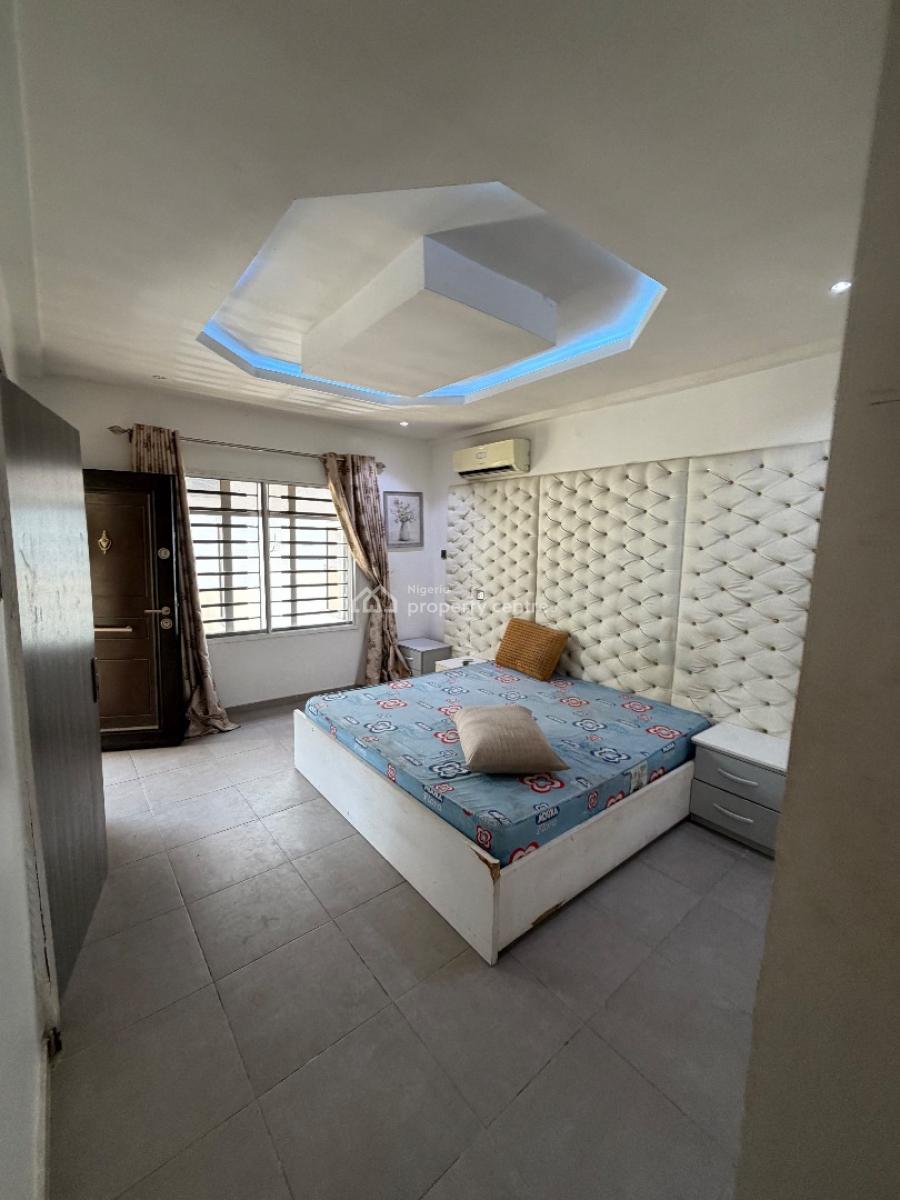 Spacious 3 Bedroom with Bq, Ologolo, Lekki, Lagos, Flat / Apartment for Rent