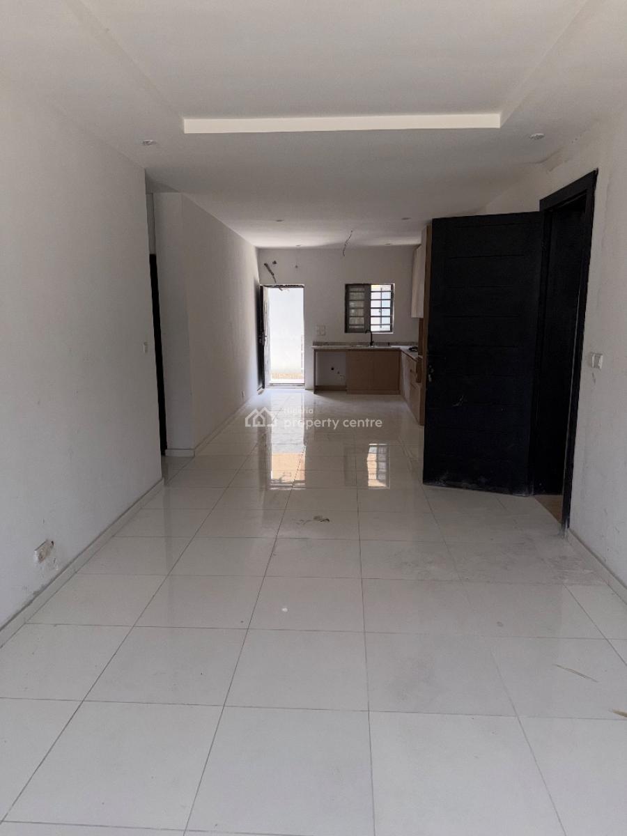 Clean 2 Bedroom, Ologolo, Lekki, Lagos, Flat / Apartment for Sale