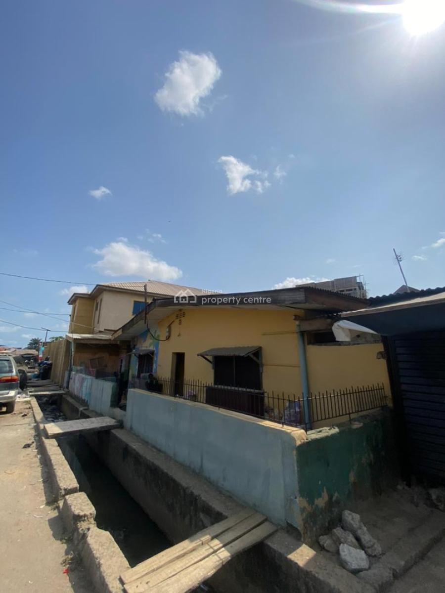 Bungalow in a Very Good Accessible Location, Off Cole Street, Itire-ikate, Surulere, Lagos, Detached Bungalow for Sale