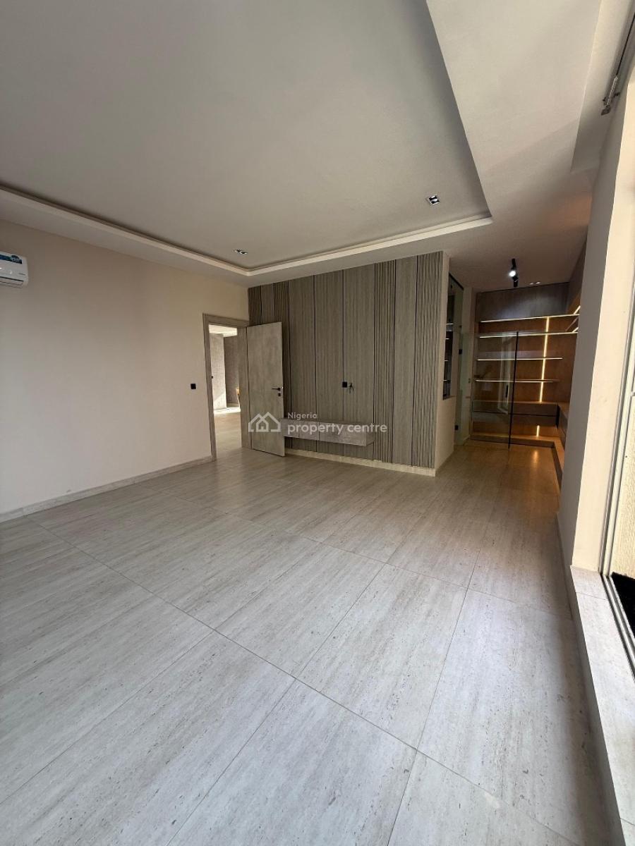 Exclusively Built 2 Bedroom Penthouse with Gazebo, Lekki Phase 1, Lekki, Lagos, Flat / Apartment for Sale