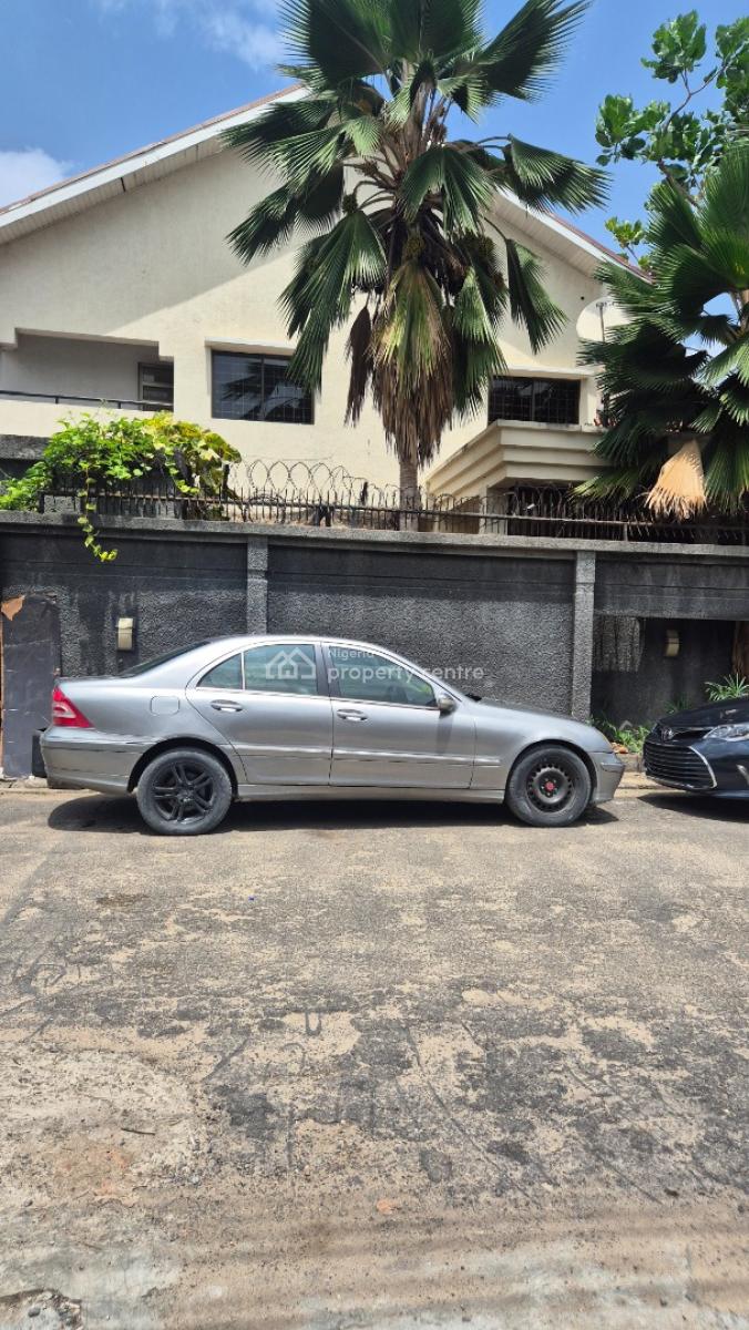 Massive 7 Bedroom Fully Detached Duplex with 2 Rooms Bq & 2 Bedrooms Chalet, Ikeja Gra, Ikeja, Lagos, Detached Duplex for Rent