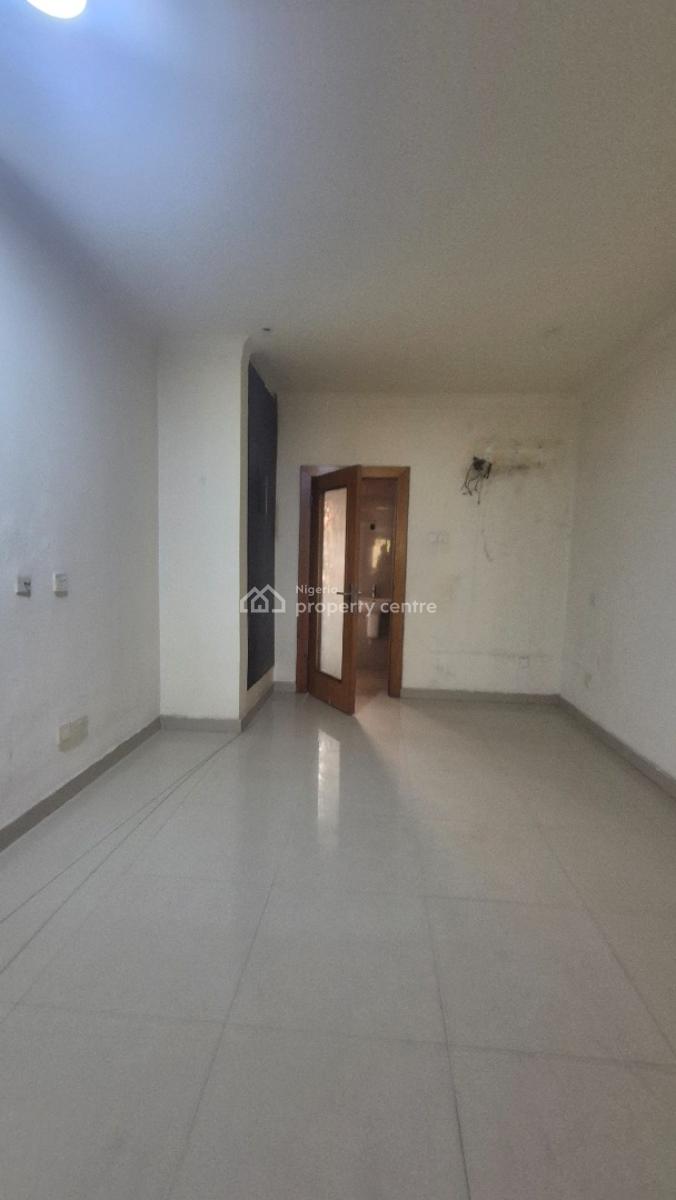 Massive 7 Bedroom Fully Detached Duplex with 2 Rooms Bq & 2 Bedrooms Chalet, Ikeja Gra, Ikeja, Lagos, Detached Duplex for Rent