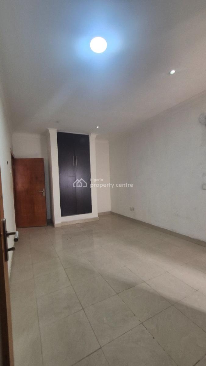 Massive 7 Bedroom Fully Detached Duplex with 2 Rooms Bq & 2 Bedrooms Chalet, Ikeja Gra, Ikeja, Lagos, Detached Duplex for Rent